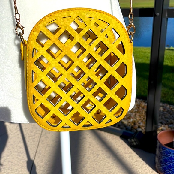 Pineapple Crossbody pocketbook. P.B.1 - Picture 5 of 10